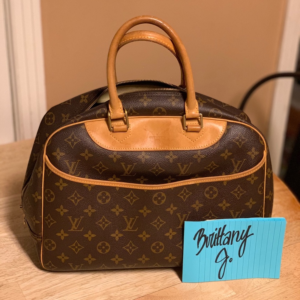 💯% AUTHENTIC LV Deauville